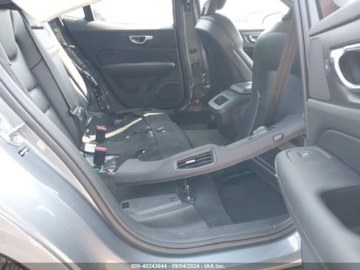 Volvo 2021 Volvo S60 T6 Momentum 2021 2.0l 2.0 Benzyna 330KM, zdjęcie 13