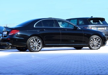 Mercedes Klasa E W213 Limuzyna Plug-in Facelifting 2.0 300e 320KM 2020 Mercedes E300e 320 koni Sedan Burmester Szyber Webasto Kamera Avantgarde, zdjęcie 32