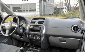 Suzuki SX4 I Hatchback 1.5 i 16V 100KM 2006 Suzuki SX4 1,5 Bezwypadkowy 1.5 Benzyna 99KM, zdjęcie 9