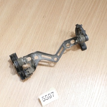 5597 Петля крышки перчаточного ящика передняя правая Honda Goldwing GL 1800