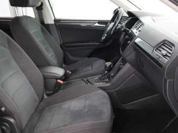 Volkswagen Tiguan II SUV 2.0 TDI 150KM 2017 VW Tiguan 2.0 TDI, DSG, Navi, Klima, Klimatronic, zdjęcie 8
