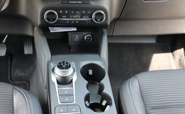 Ford Kuga III 2020 Ford Kuga Tempomat, Nawigacja, Grzane Fotele, Czujniki Kamera, Ekran HUD., zdjęcie 10