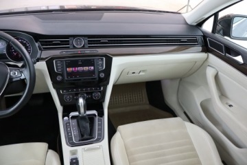Volkswagen Passat B8 Variant 1.8 TSI BlueMotion Technology 180KM 2016 VW Passat 1.8 TSI, Salon Polska, Serwis ASO, zdjęcie 7