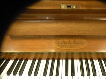 Стилизованное фортепиано от Fuchs & Mohr