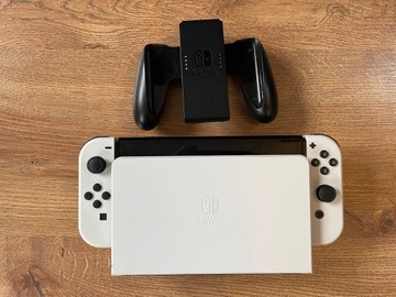Консоль Nintendo Switch с OLED-дисплеем белого цвета + 2 игры
