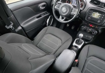 Jeep Renegade SUV 1.4 MultiAir 140KM 2017 Jeep Renegade Jeep Renegade I 1,4 MultiAir 140 KM Limited Komputer Tempoma, zdjęcie 20