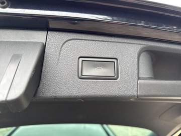 Volkswagen Passat B8 Variant Facelifting 2.0 TDI SCR 150KM 2021 Volkswagen Passat B8 2.0 TDI / 150 KM Bussines 6 b, zdjęcie 39