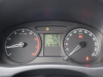 Skoda Fabia II Hatchback 1.2 i HTP 60KM 2009 Skoda Fabia 1.2, Klima, zdjęcie 10