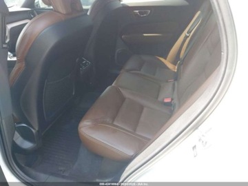 Volvo XC60 II 2022 Volvo XC 60 B5 Inscription 2022 2.0l 2.0 Benzyna 247KM, zdjęcie 11