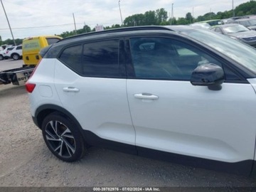 Volvo XC40 2021 Volvo XC 40 2021r, T5 R-Design, 2.0L, 4x4 2.0 Benzyna 248KM, zdjęcie 4