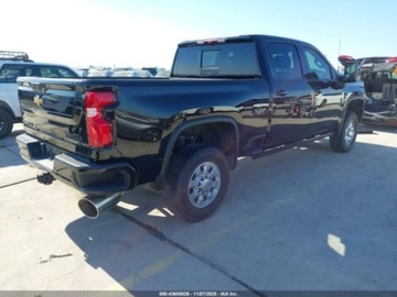 Chevrolet Silverado II 2022 Chevrolet Silverado 2022r., 4x4, 2500HD, Crew Cab, High Country 6.6 Diesel, zdjęcie 4