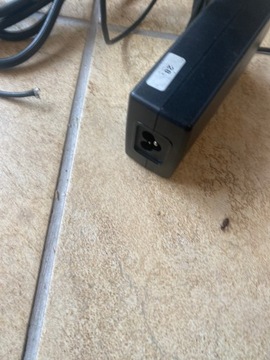 БЛОК ПИТАНИЯ 20В 2,5А 50ВТ HITEK PLUG 5,5х2,5мм с кабелем питания. полный