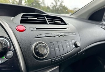 Honda Civic VIII Hatchback 3d 2.2 i-CTDi 140KM 2006 Honda Civic Honda Civic 2.2i-CTDi Executive 2.2 Diesel 140KM, zdjęcie 15