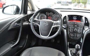 Opel Astra J Sports Tourer Facelifting 1.4 Turbo ECOTEC 140KM 2015 Opel Astra Bezwypadkowe - Bogate wyposazenie - oplacone - SERWISOWANA 1.4, zdjęcie 4