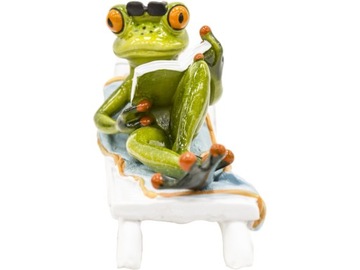 Декоративная статуэтка В ПОДАРОК ​​- Лягушка на шезлонге