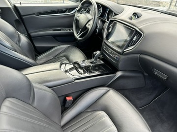 Maserati Ghibli III Sedan 3.0 V6 410KM 2017 Maserati Ghibli 3.0 V6 410KM SQ4 2017r 4x4, zdjęcie 36