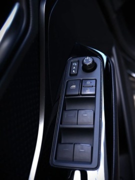 Toyota C-HR I Crossover Facelifting 1.8 Hybrid 122KM 2023 Toyota C-HR 1.8 Hybryda 122KM, zdjęcie 16