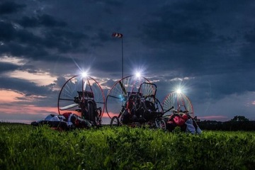 ДВОЙНАЯ СВЕТОДИОДНАЯ ВСПЫШКА SKYFLAR ST-202 RED/RED