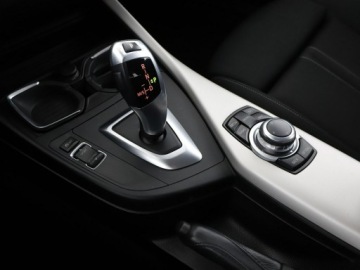 BMW Seria 1 F20-F21 Hatchback 5d Facelifting 2015 120d 190KM 2016 BMW 120 2.0d Automat Advantage Nawigacja, zdjęcie 28