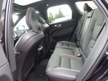 Volvo XC60 II 2026 VOLVO XC60 B5 AWD Ultra Black Edition Suv 2.0 (264KM) 2026, zdjęcie 11