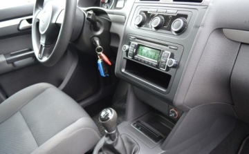 Volkswagen Touran II 1.6 TDI 105KM 2014 Volkswagen Touran Bezwypadkowy - Serwis - OPLACONY - Bez Korozji 1.6 105KM, zdjęcie 37