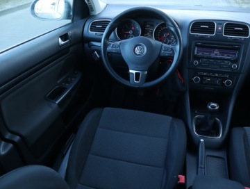 Volkswagen Golf VI Variant 1.6 TDI-CR DPF BlueMotion 105KM 2011 VW Golf 1.6 TDI, Klima, Klimatronic, Tempomat, zdjęcie 6