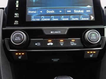 Honda Civic X Hatchback 5d 1.0 VTEC Turbo 129KM 2018 Honda Civic 1.0 VTEC Turbo, Automat, Navi, Klima, zdjęcie 15