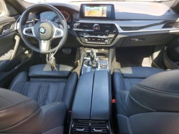 BMW Seria 5 G30-G31 2020 BMW M5 BMW serii 5 M550i xDrive Sedan z 2020 roku , od ubezpieczalni 4.4, zdjęcie 8