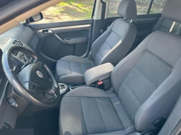 Volkswagen Touran I 2.0 TDI 170KM 2008 Volkswagen Touran 2.0 TDI DPF DSG Trendline 170KM 2008r, zdjęcie 18