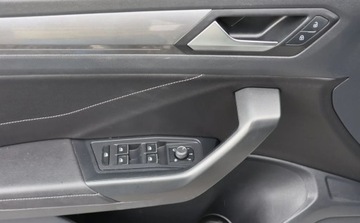 Volkswagen T-Roc I SUV Facelifting 1.5 TSI ACT 150KM 2023 Volkswagen T-Roc Nawigacja, Grzane Fotele, Alcantara, Czujniki PT, Tempoma, zdjęcie 19