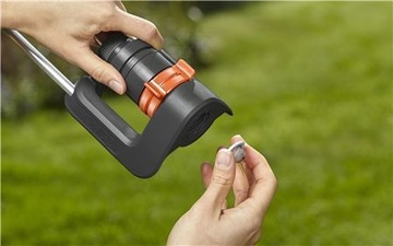 КОЛЕБАТЕЛЬНЫЙ САДОВЫЙ ДОЖДЕВАТЕЛЬ, РЕГУЛИРУЕМЫЙ