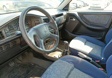 Seat Toledo I 1997 Seat Toledo Seat Toledo 1.8 SE 1.8 Benzyna 90KM, zdjęcie 6