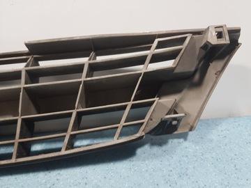 NISSAN MAXIMA A32 MŘÍŽKA MASKA DP0