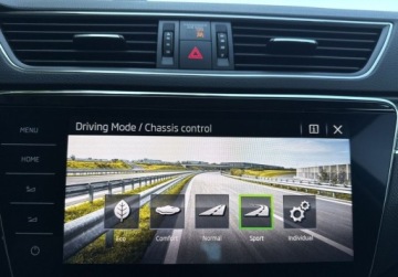 Skoda Superb III Kombi Plug-In Hybrid 1.4 TSI Plug-In-Hybrid 218KM 2022 Skoda Superb Style 1.4TSI Plug-In Hybrid 218KM Matrix WEBASTO Virtual ACC, zdjęcie 31
