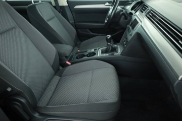 Volkswagen Passat B8 Variant 2.0 TDI BlueMotion SCR 150KM 2016 VW Passat 2.0 TDI, Salon Polska, Serwis ASO, zdjęcie 6