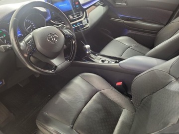Toyota C-HR I Crossover 1.8 Hybrid 122KM 2017 Toyota C-HR 1.8 Hybrid Dynamic 1.8 Hybrid Dynamic+, zdjęcie 9
