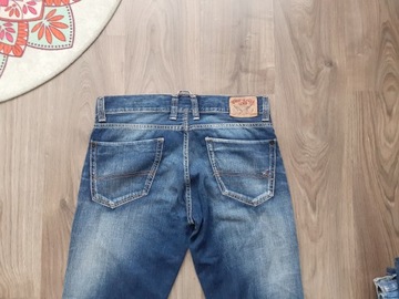 HILFIGER DENIM-SUPER SPODNIE 33 Z15