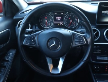 Mercedes Klasa A W176 Hatchback 5d Facelifting 180 122KM 2016 Mercedes A A 180, Salon Polska, Serwis ASO, zdjęcie 17