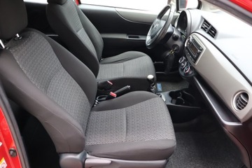 Toyota Yaris III Hatchback 5d 1.0 VVT-i 69KM 2013 Toyota Yaris 1.0 VVT-i, Salon Polska, Klima, zdjęcie 8