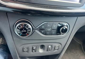 Dacia Sandero II Hatchback 5d Facelifting 0.9 TCe 90KM 2019 Dacia Sandero Stepway Klimatyzacja automatyczna Maly przebieg Fabryczne ra, zdjęcie 14