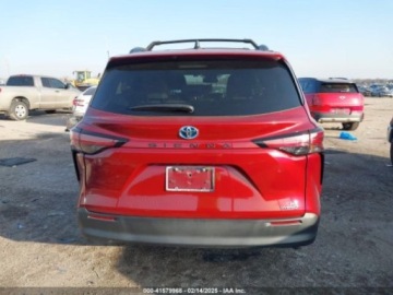 Toyota Sienna III 2022 Toyota Sienna Le, 2022r., 2.5L 2.5 Benzyna 189KM, zdjęcie 7