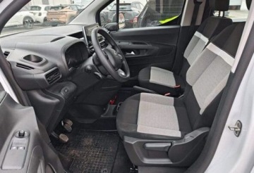 Citroen Berlingo III Osobowy M 1.2 PureTech 110KM 2023 Citroen Berlingo 1.2 110KM MT FEEL Czujniki Mirrorscree SalonPL SerwisASO, zdjęcie 4