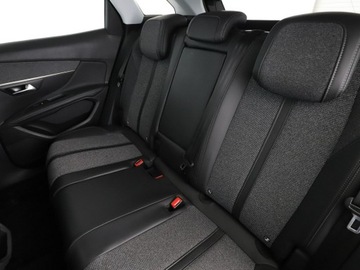 Peugeot 3008 II Crossover 1.2 PureTech 130KM 2018 Peugeot 3008 navi virtual cocpik półskóra, zdjęcie 12