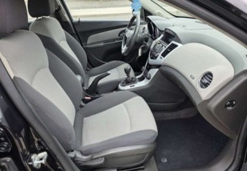 Chevrolet Cruze Sedan 1.6 i 113KM 2009 Chevrolet Cruze Chevrolet Cruze 1,6 113 KM LS 1.6 Benzyna 113KM, zdjęcie 16