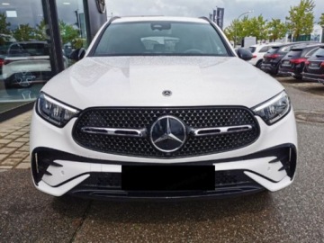 Mercedes GLC C254/X254 SUV 2.0 200d 163KM 2026 MERCEDES-BENZ GLC 200 d 4-Matic AMG Line 2.0 (163KM) 2026, zdjęcie 1
