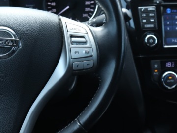 Nissan Qashqai II Crossover 1.2 DIG-T 115KM 2015 Nissan Qashqai 1.2 DIG-T, Salon Polska, Navi, zdjęcie 21