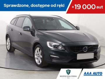 Volvo V60 I Kombi Facelifting 2.0 D3 DRIVE-E 150KM 2016 Volvo V60 D3 2.0, Automat, Skóra, Navi, Xenon