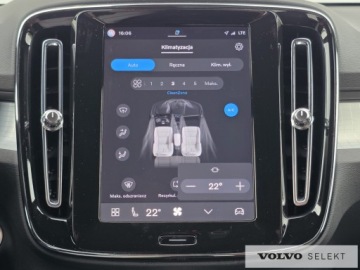 Volvo XC40 Crossover Facelifting 2.0 B4 197KM 2022 Volvo XC 40 Salon PL B4 197KM Aut. Google Kamera C, zdjęcie 29