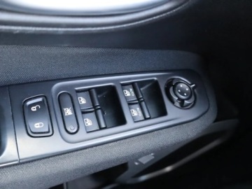 Jeep Renegade SUV 1.4 MultiAir 140KM 2016 Jeep Renegade 1.4 MultiAir, Salon Polska, zdjęcie 13