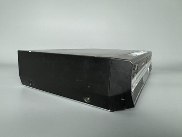 Комбинированный видеомагнитофон DVD/VHS JVC HR-XV32 Unique